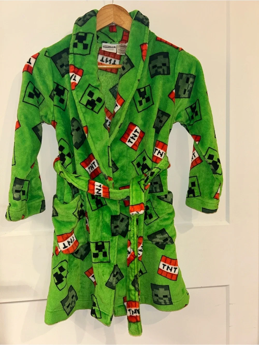 Kids Green Plush Robe with Creeper and TNT Print 🧨